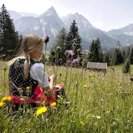 Cosy In Kutzbuhel With Barbecue Villa Kitzbühel