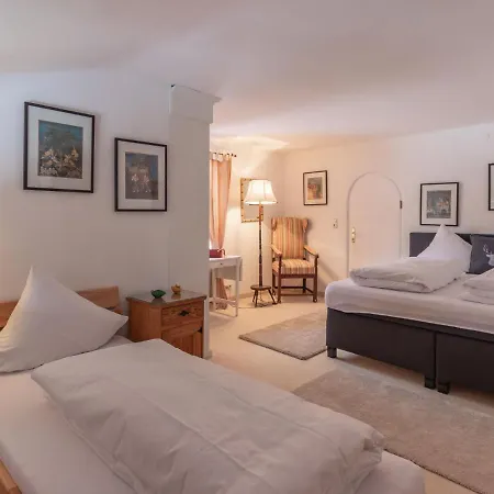 Cosy In Kutzbuhel With Barbecue Villa